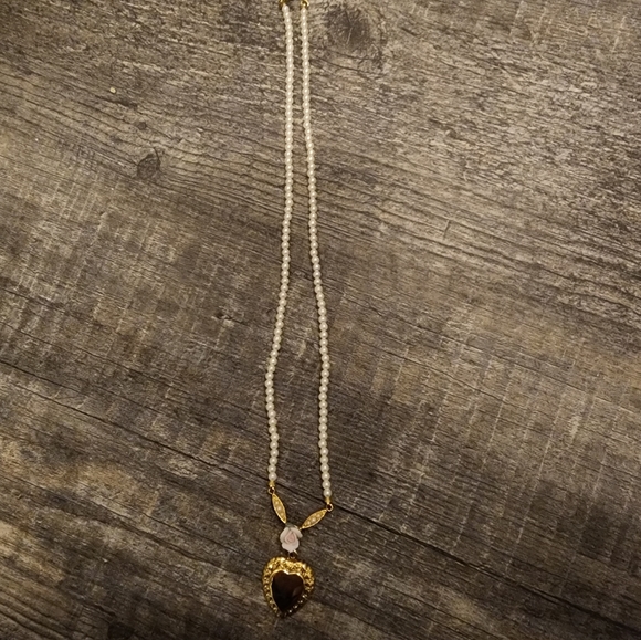 Heart faux pearl necklace - Picture 3 of 5